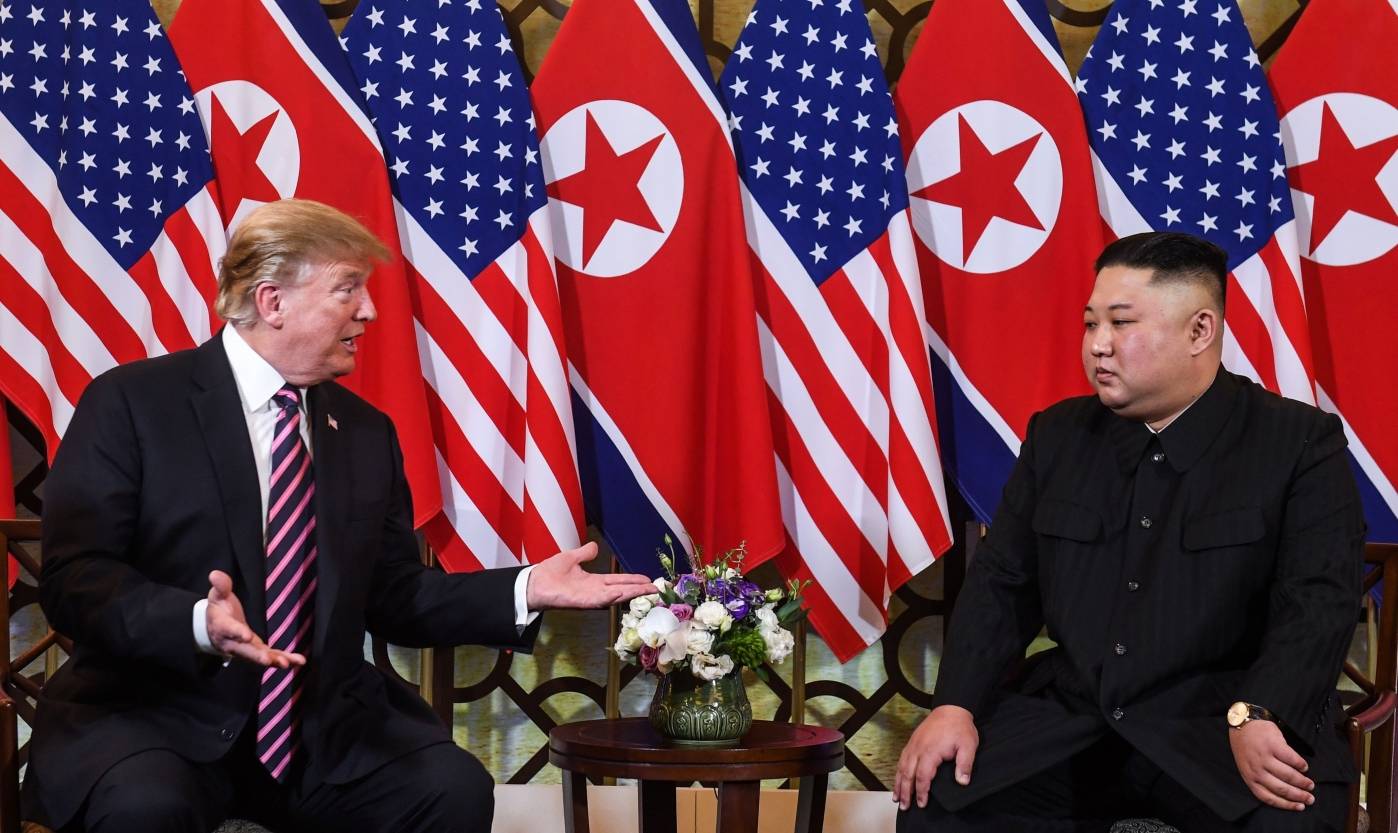 USA:s tidigare president Donald Trump och Nordkoreas ledare Kim Jong-un 2019. Foto: Saul Loeb/AFP/NTB.